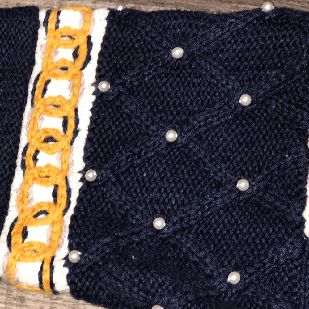 Retro Sweater - Picture 3 of 10
